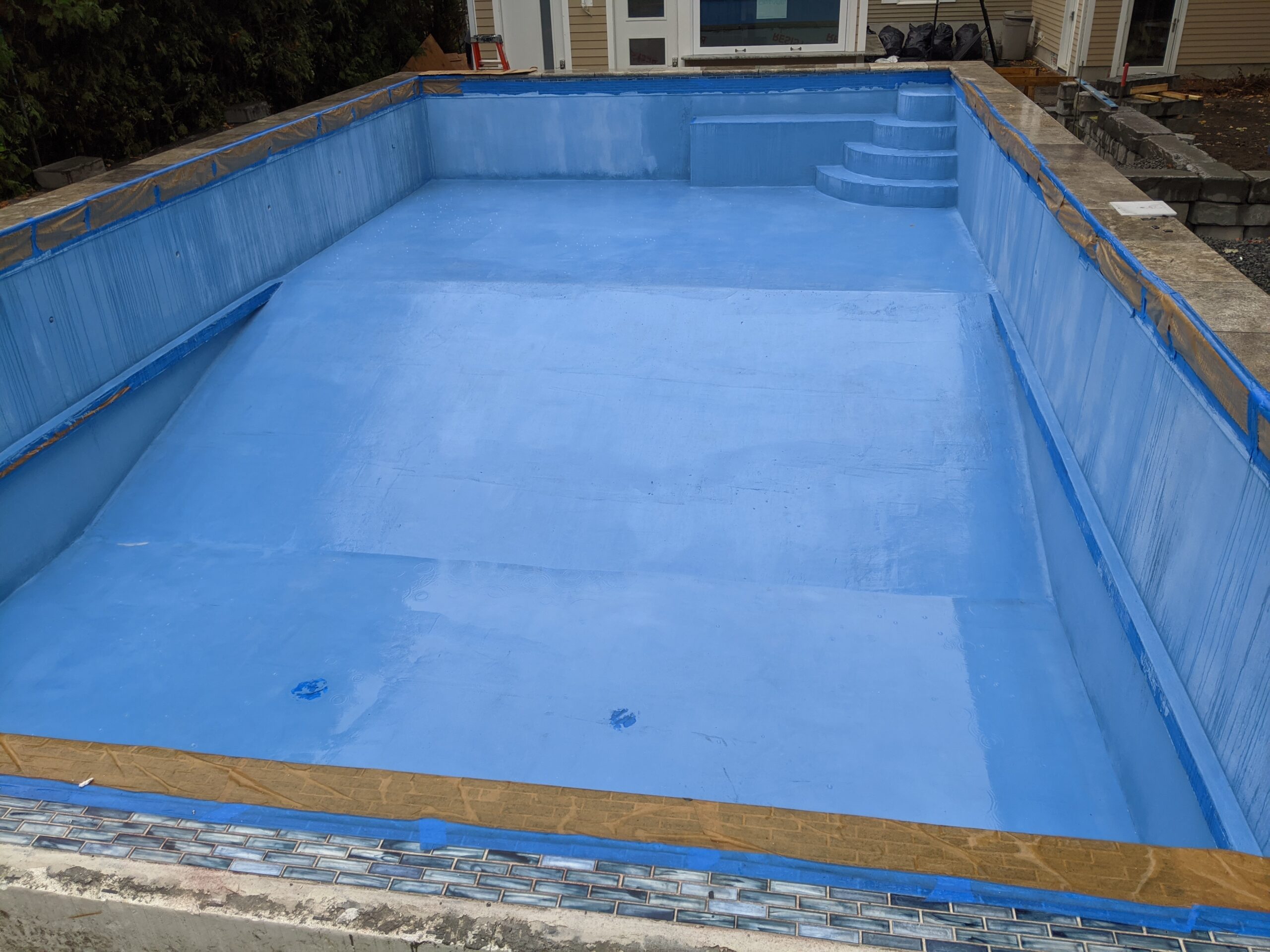 picture of an ICF pool after the waterproof paint has been applied.